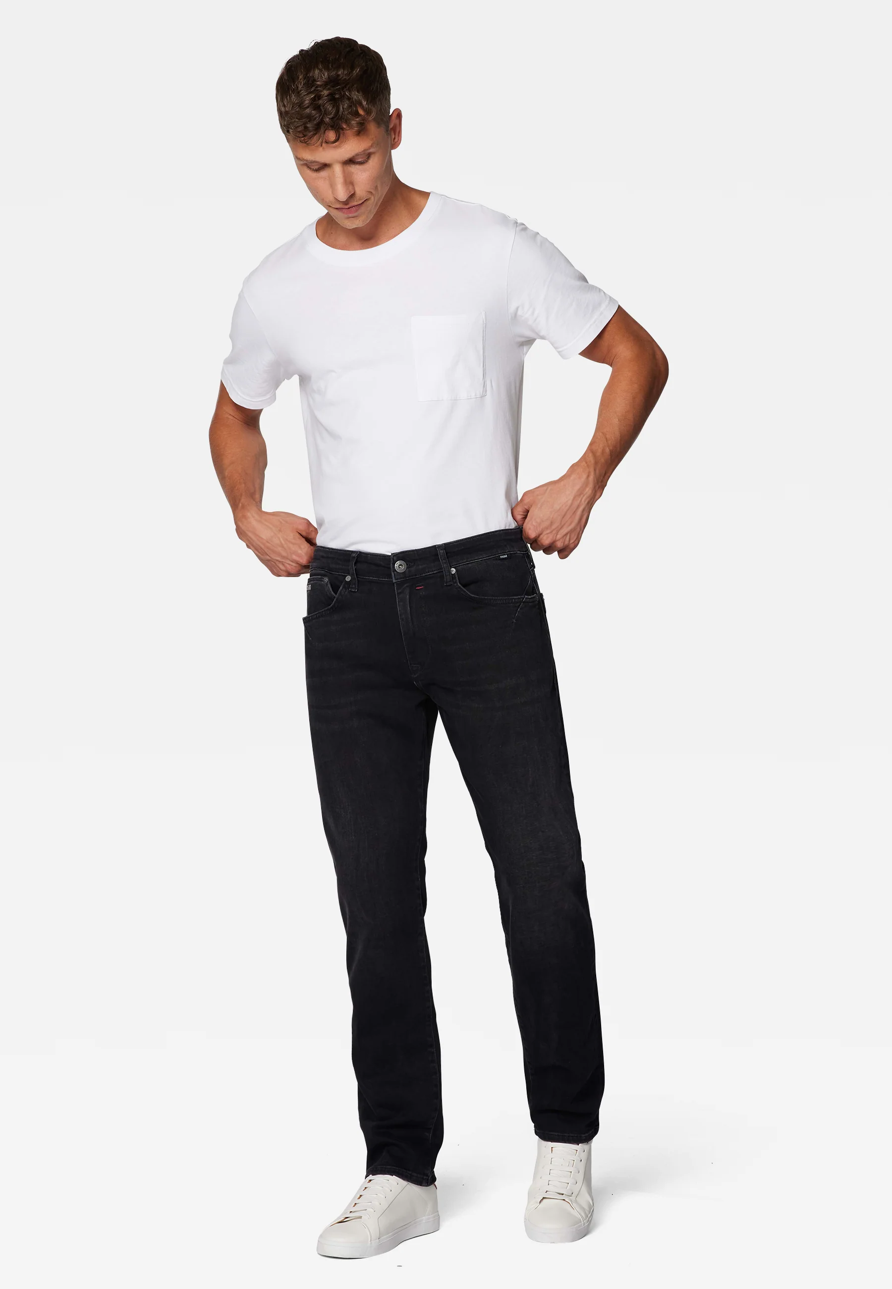 MARCUS | Slim Straight Leg, Zip Fly